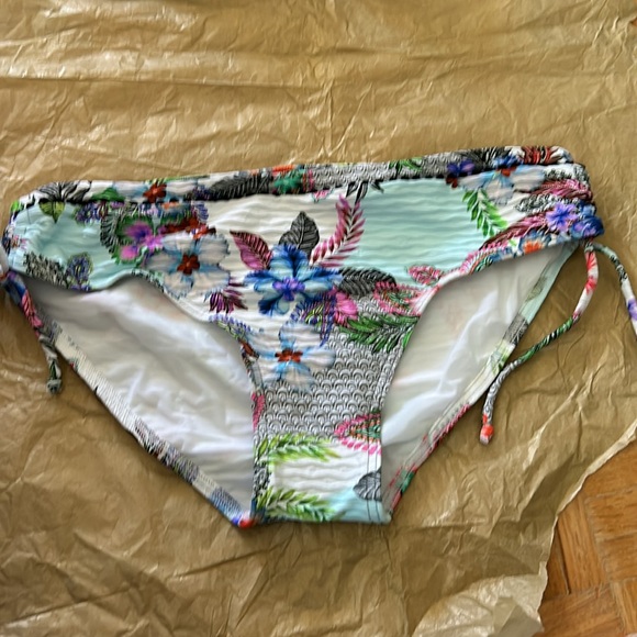 Opera NWOT - Picture 4 of 10